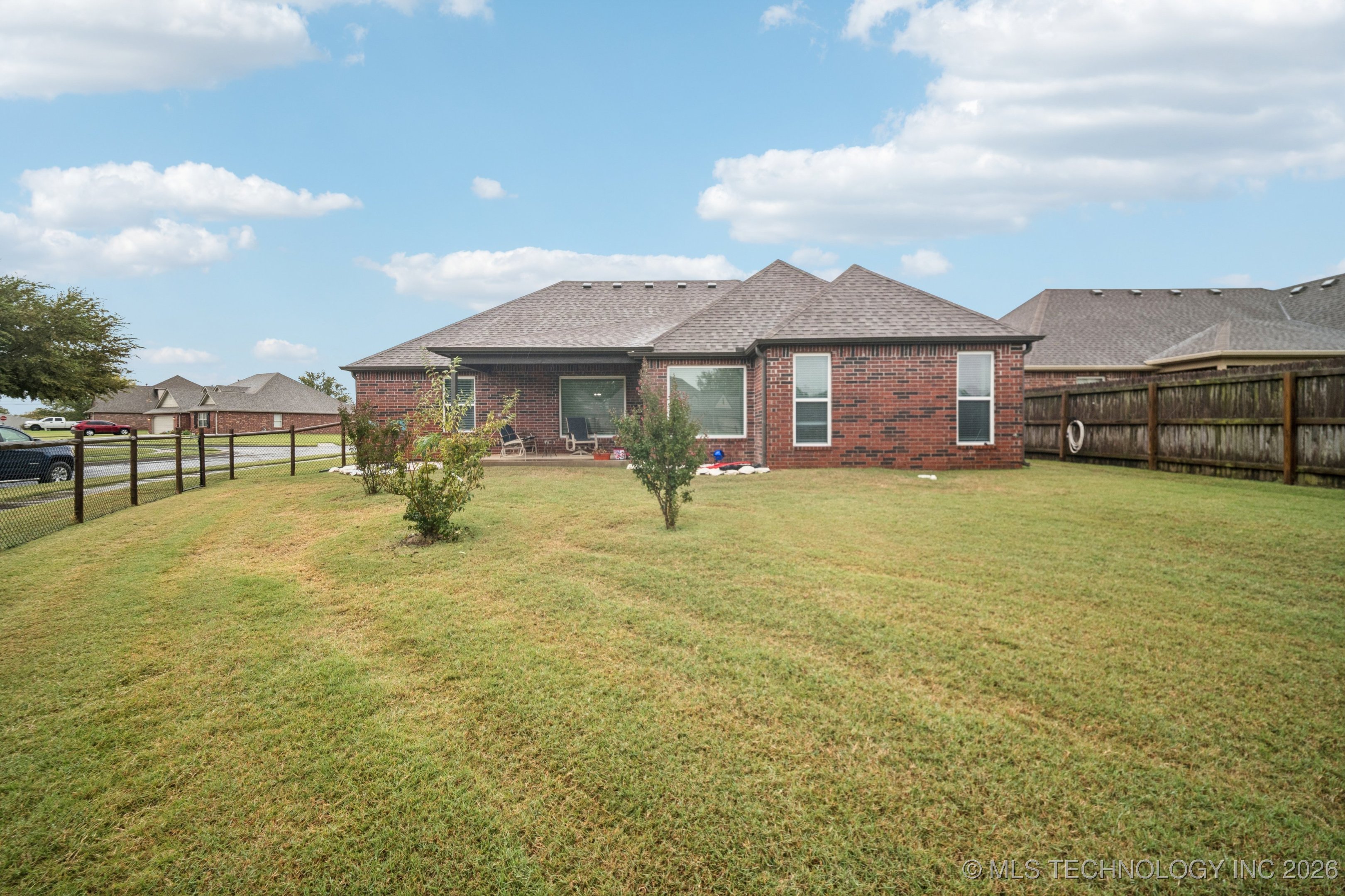 12327 E 69th Street North Property Photo 30