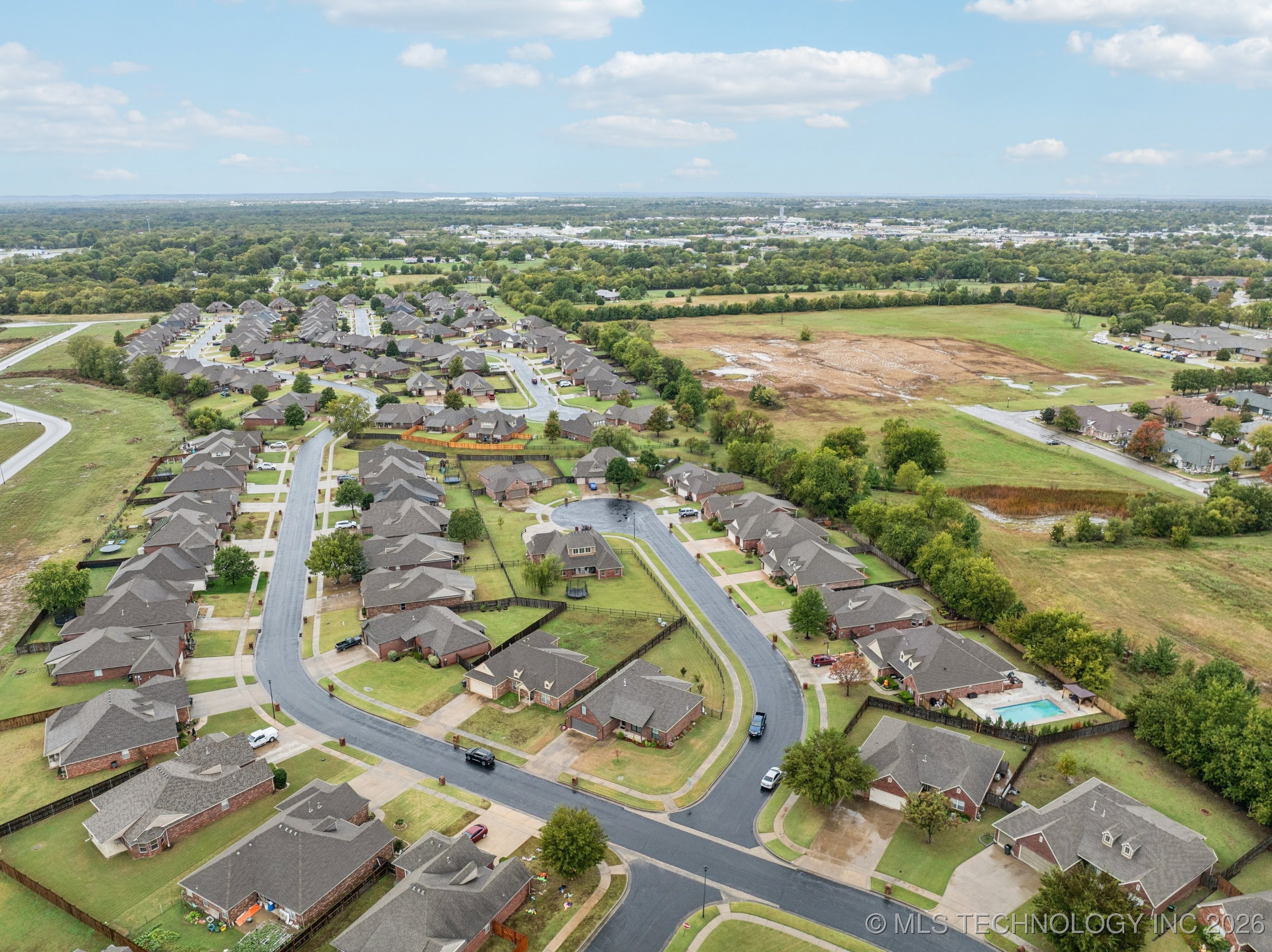 12327 E 69th Street North Property Photo 31