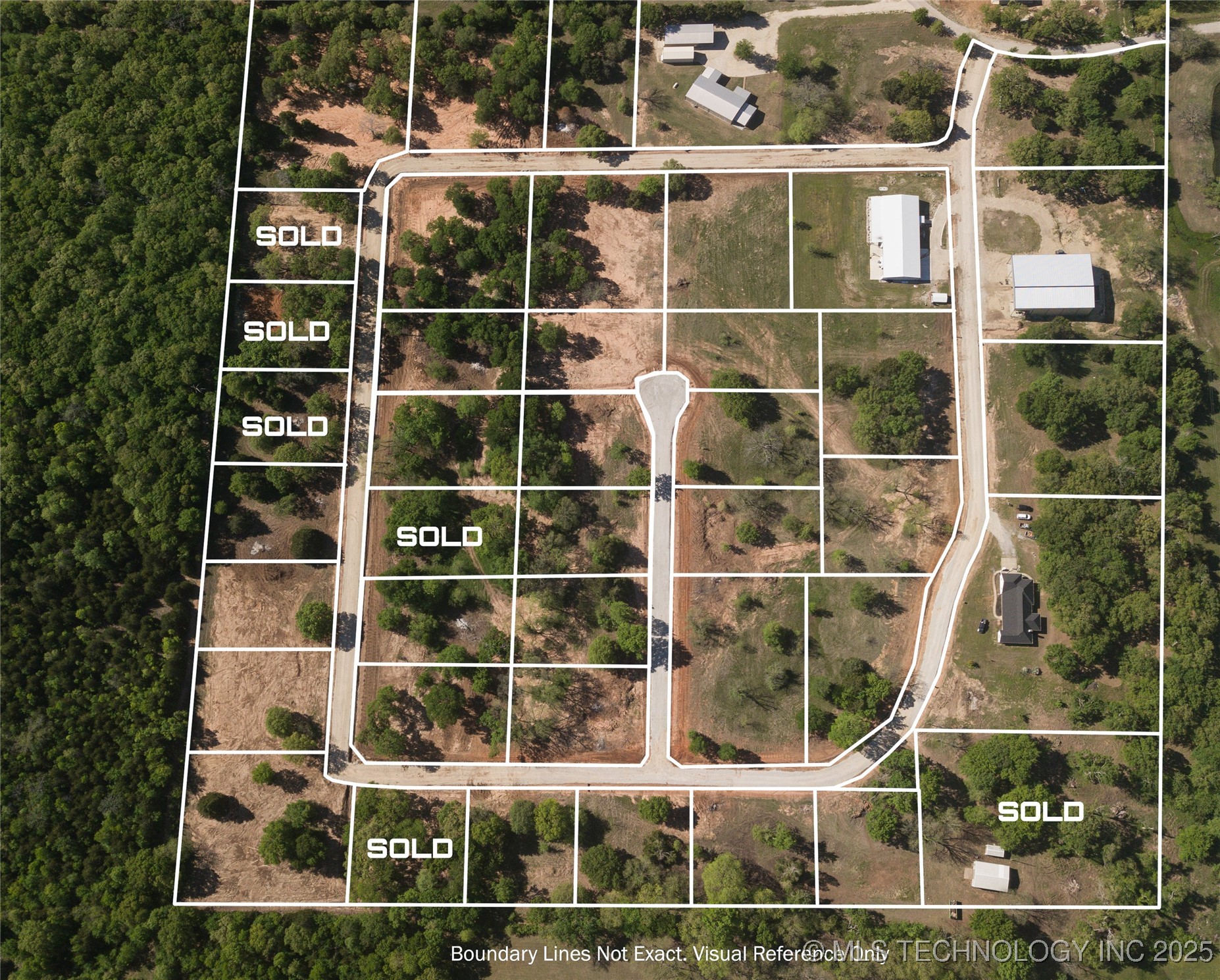 40 Royalty Court Property Photo 7