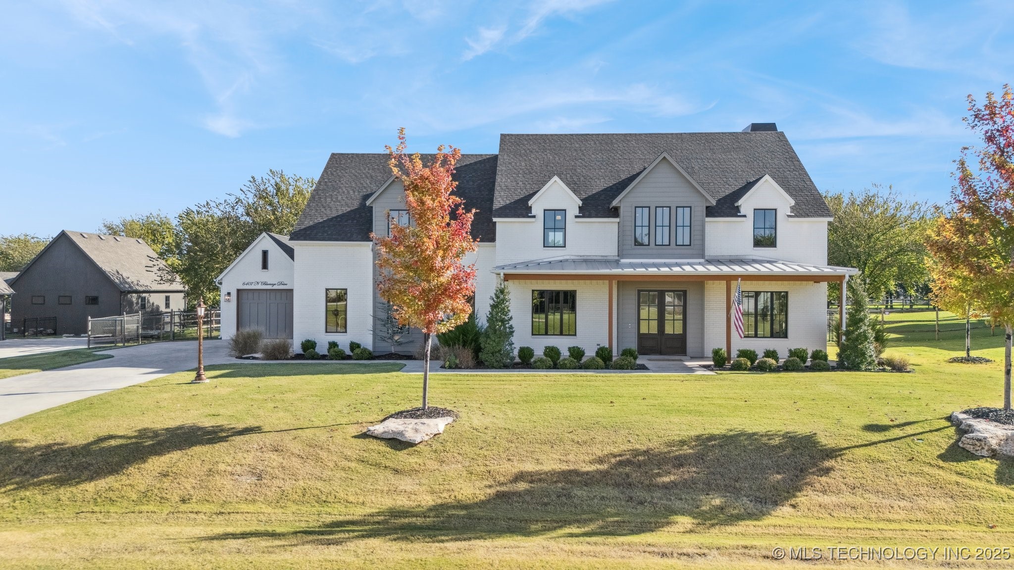 6407 N Blue Sage Drive Property Photo 1