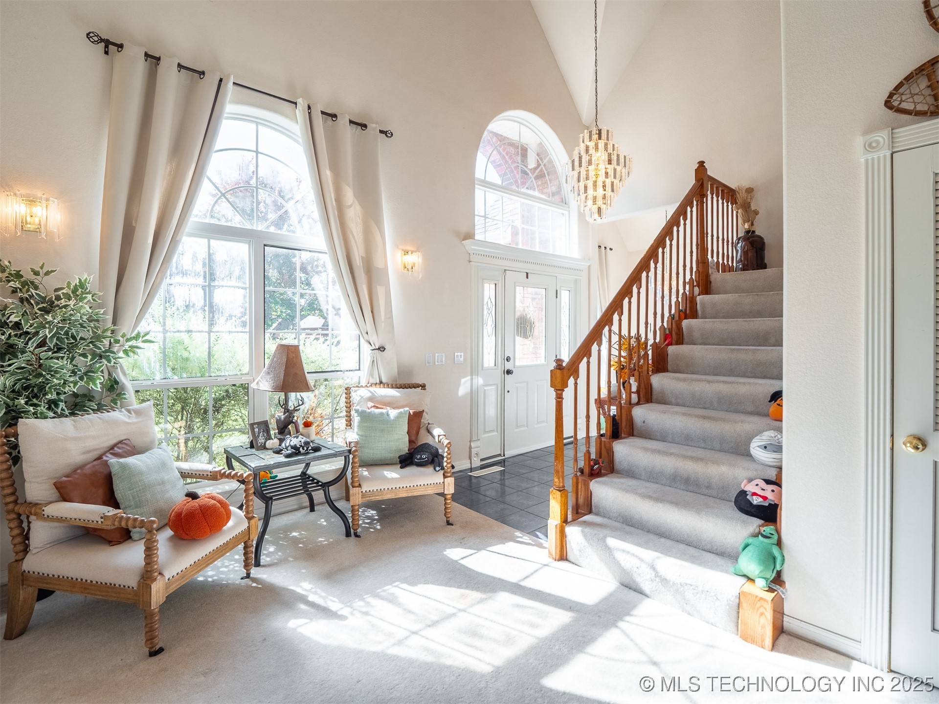 33 River Oaks Property Photo 7