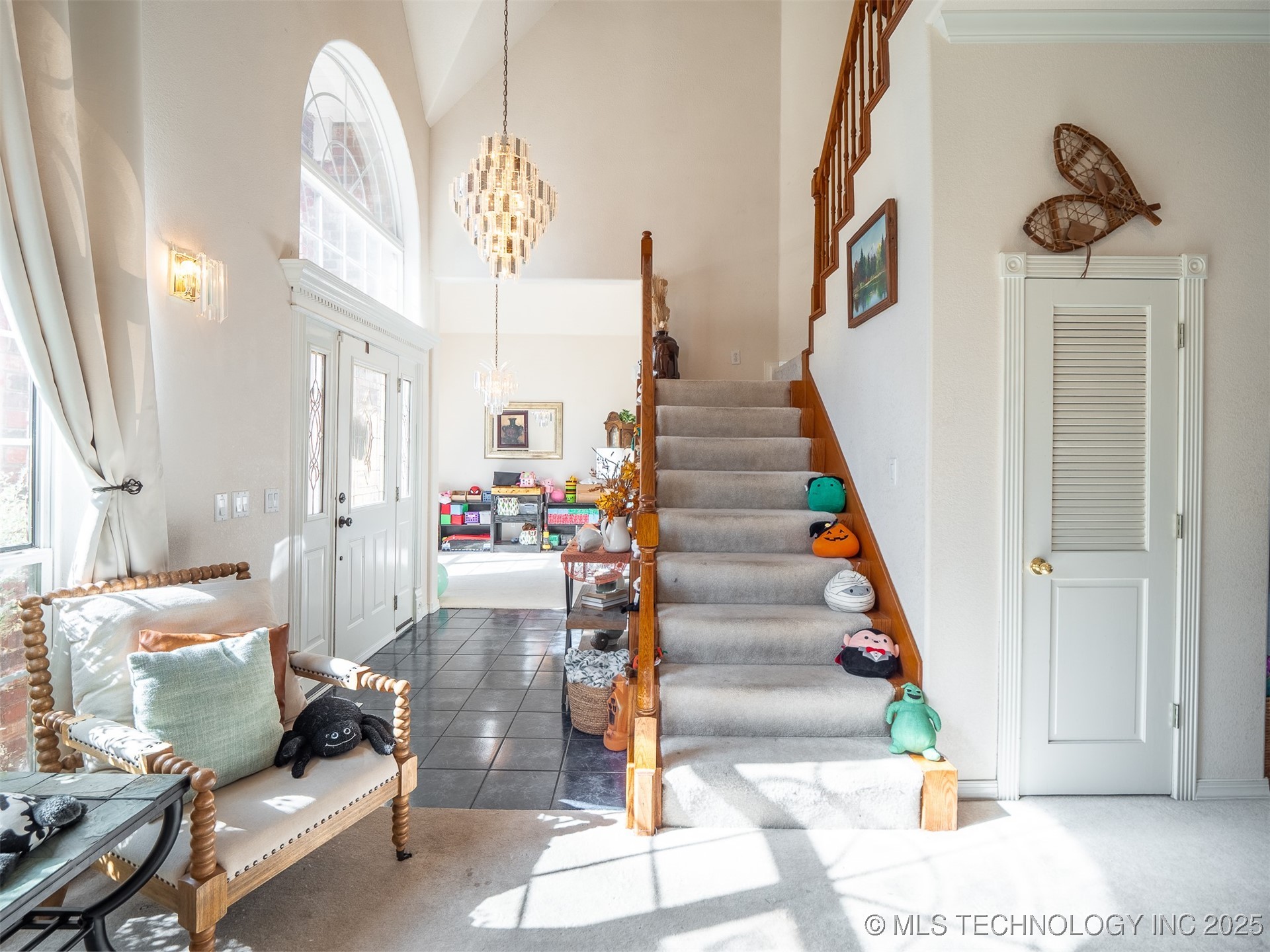 33 River Oaks Property Photo 8