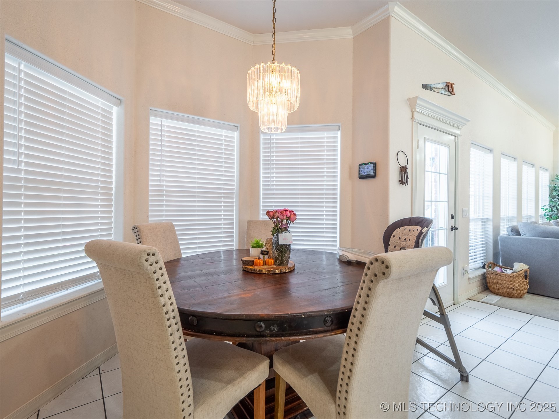 33 River Oaks Property Photo 14