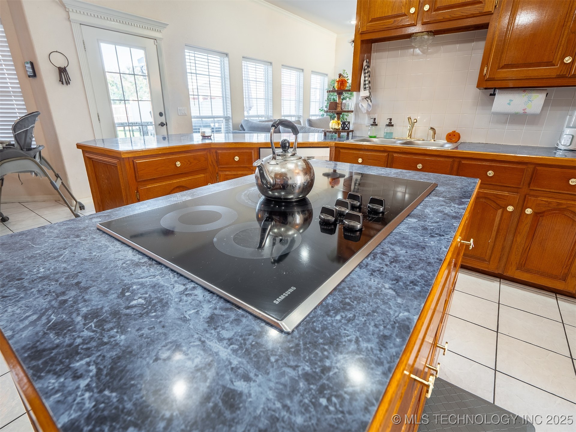 33 River Oaks Property Photo 19