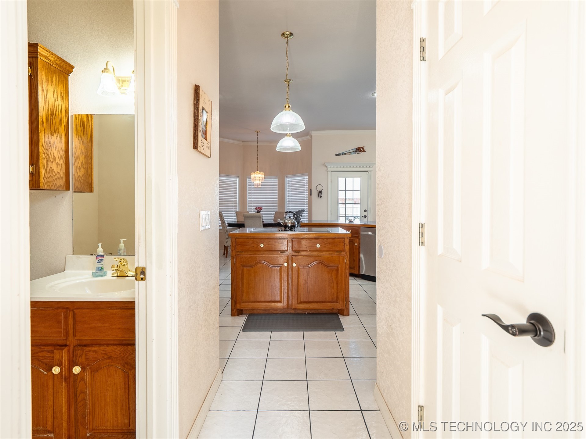 33 River Oaks Property Photo 25