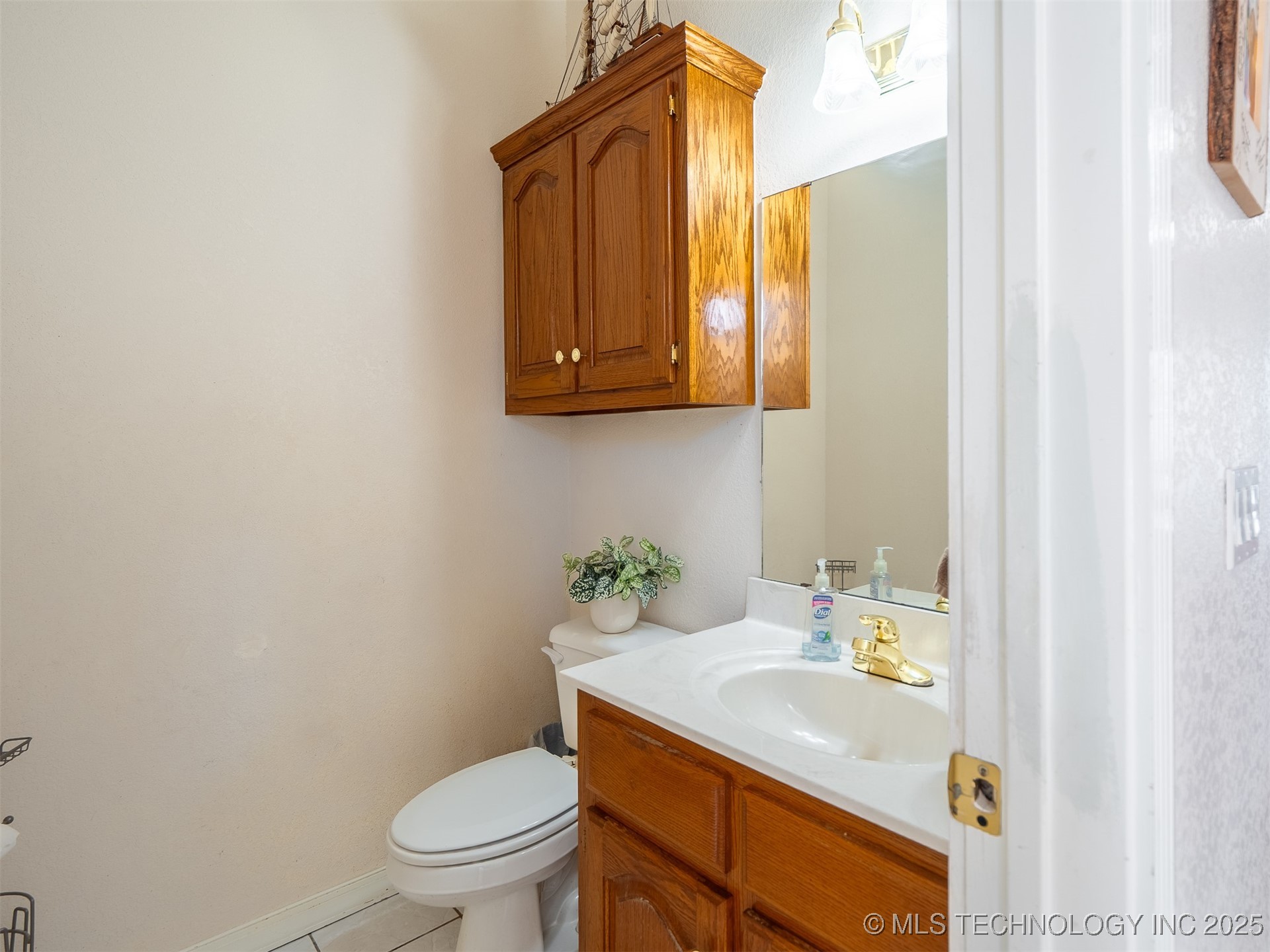 33 River Oaks Property Photo 26