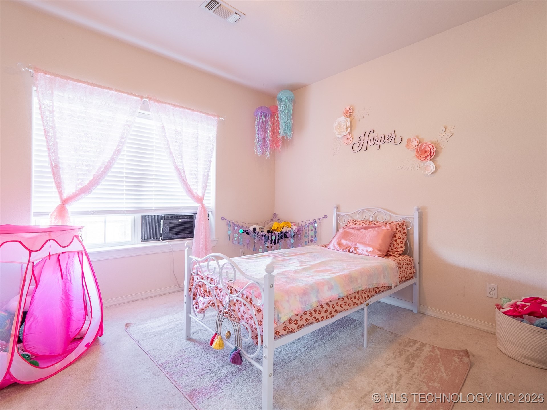 33 River Oaks Property Photo 31