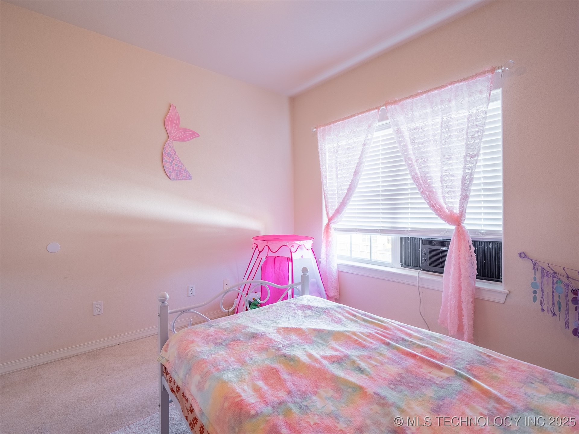 33 River Oaks Property Photo 33