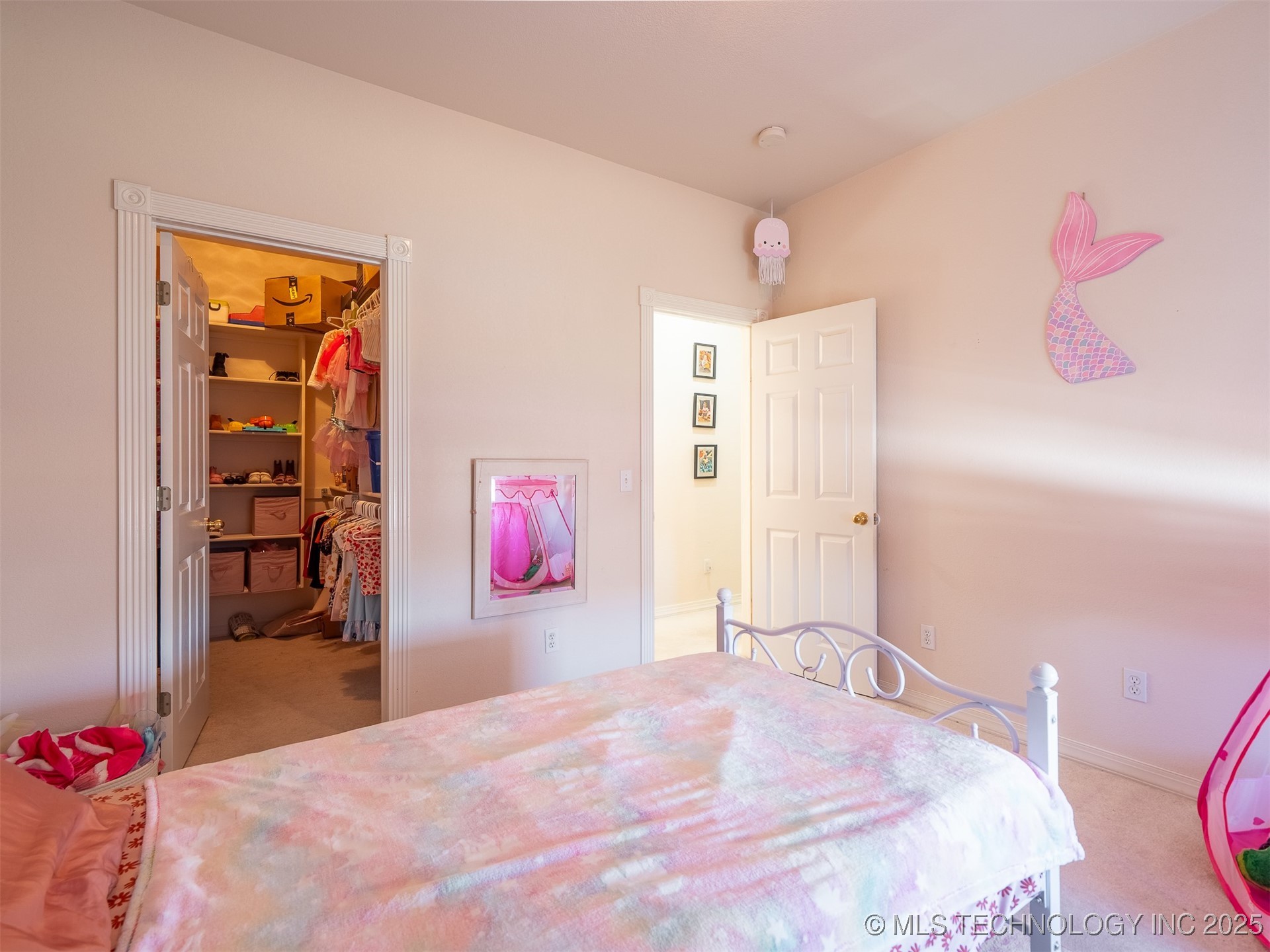 33 River Oaks Property Photo 34