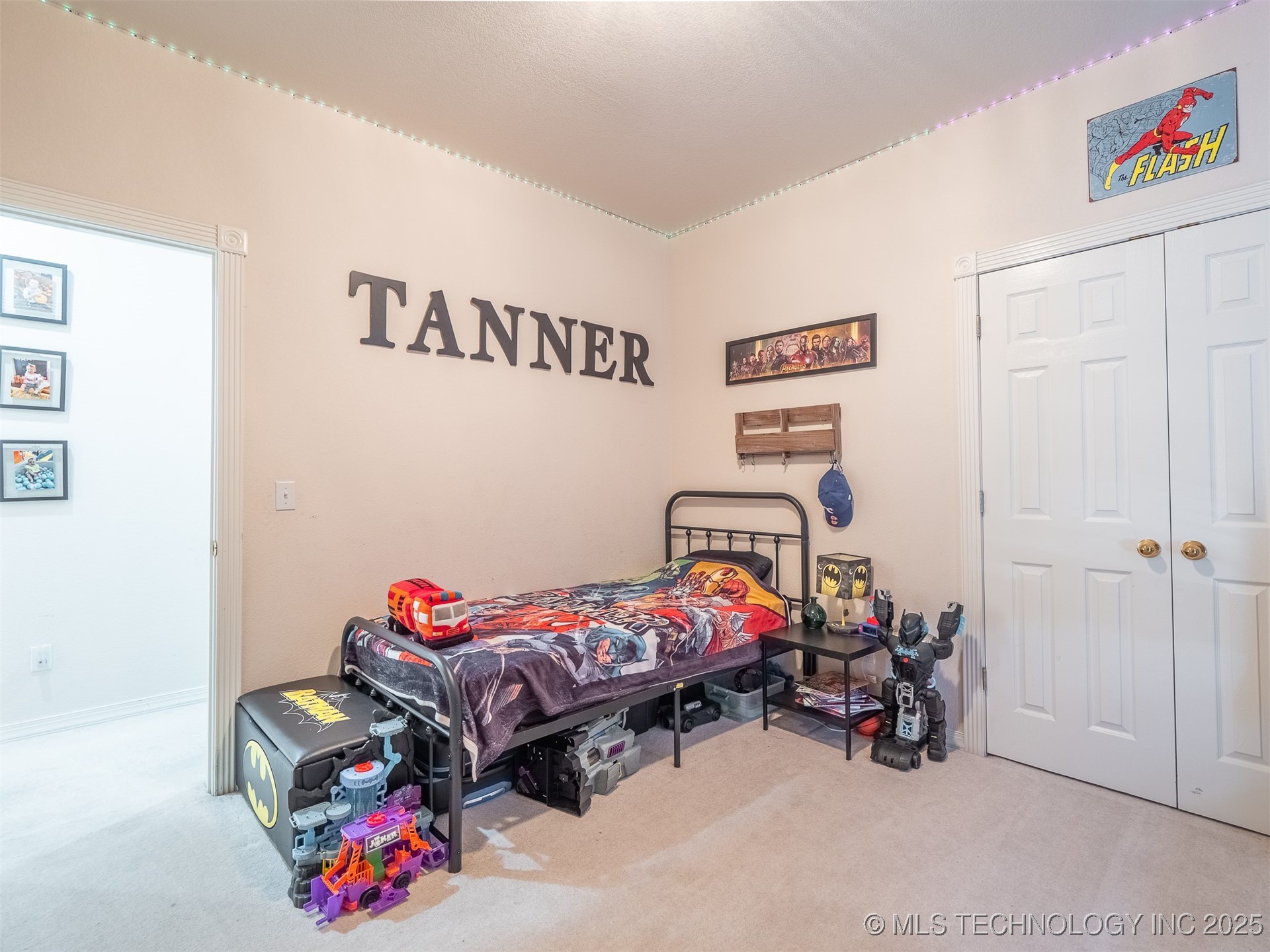 33 River Oaks Property Photo 38