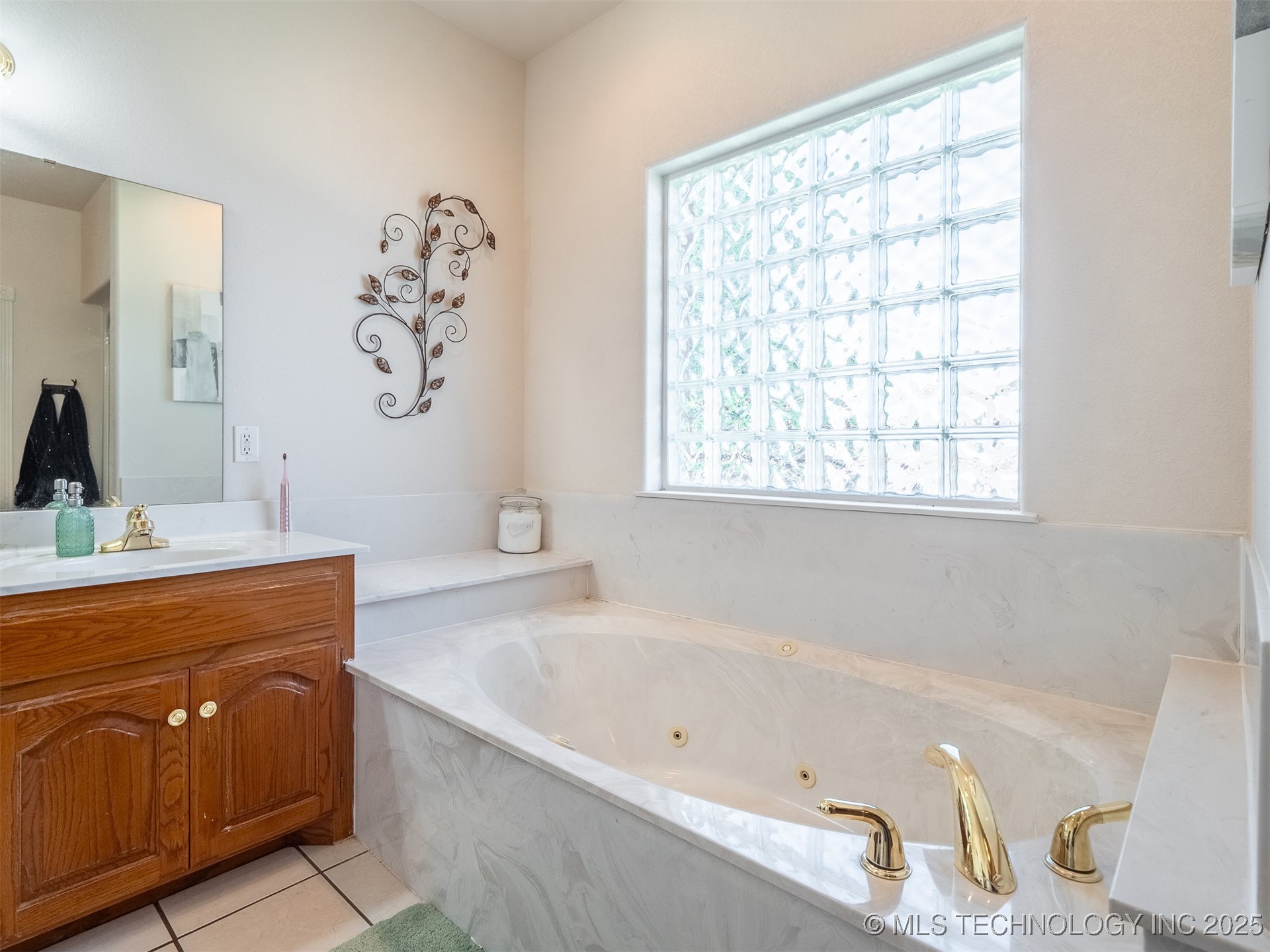 33 River Oaks Property Photo 50