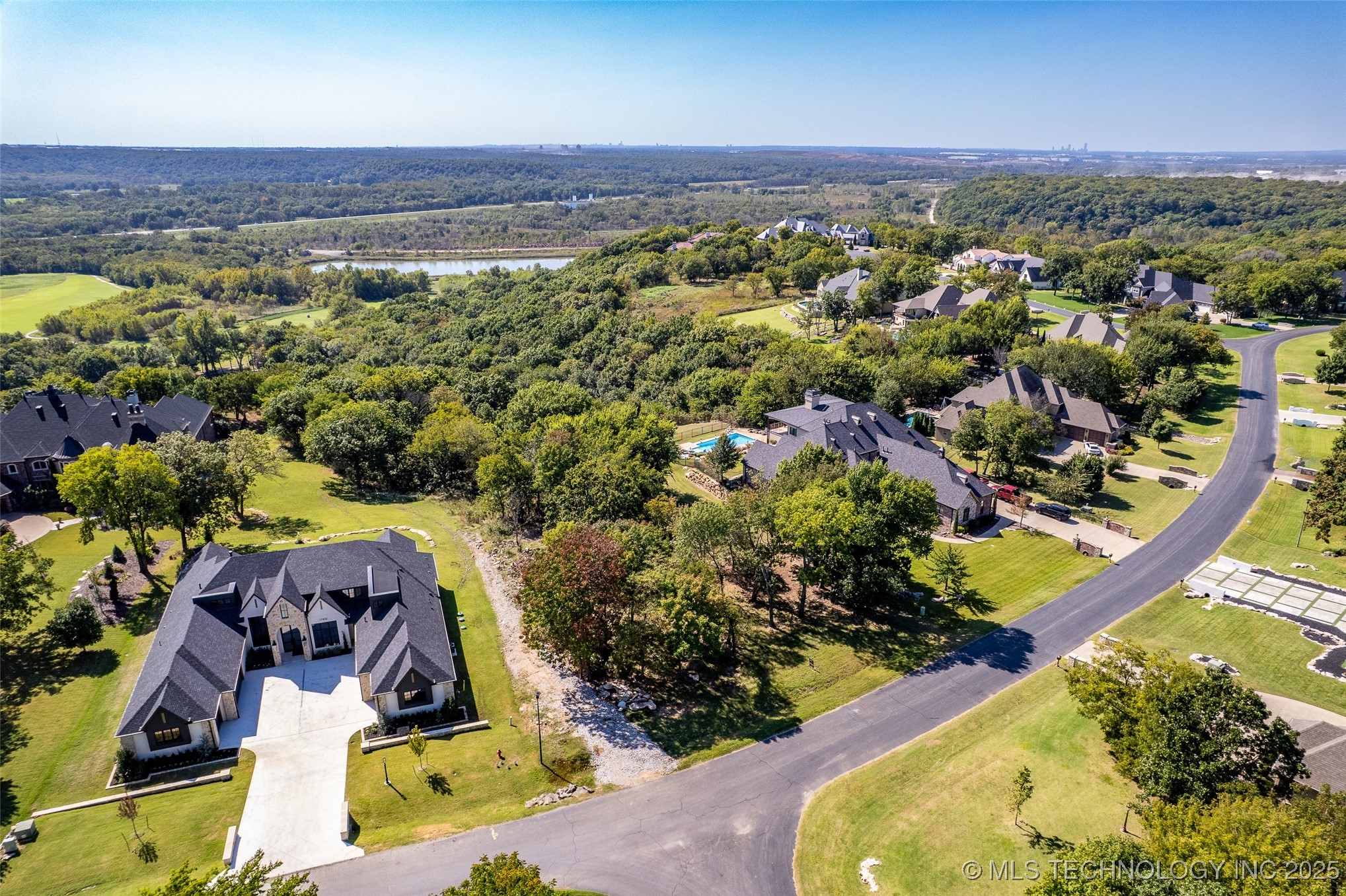 17798 E Anthem Ridge Road Property Photo 10