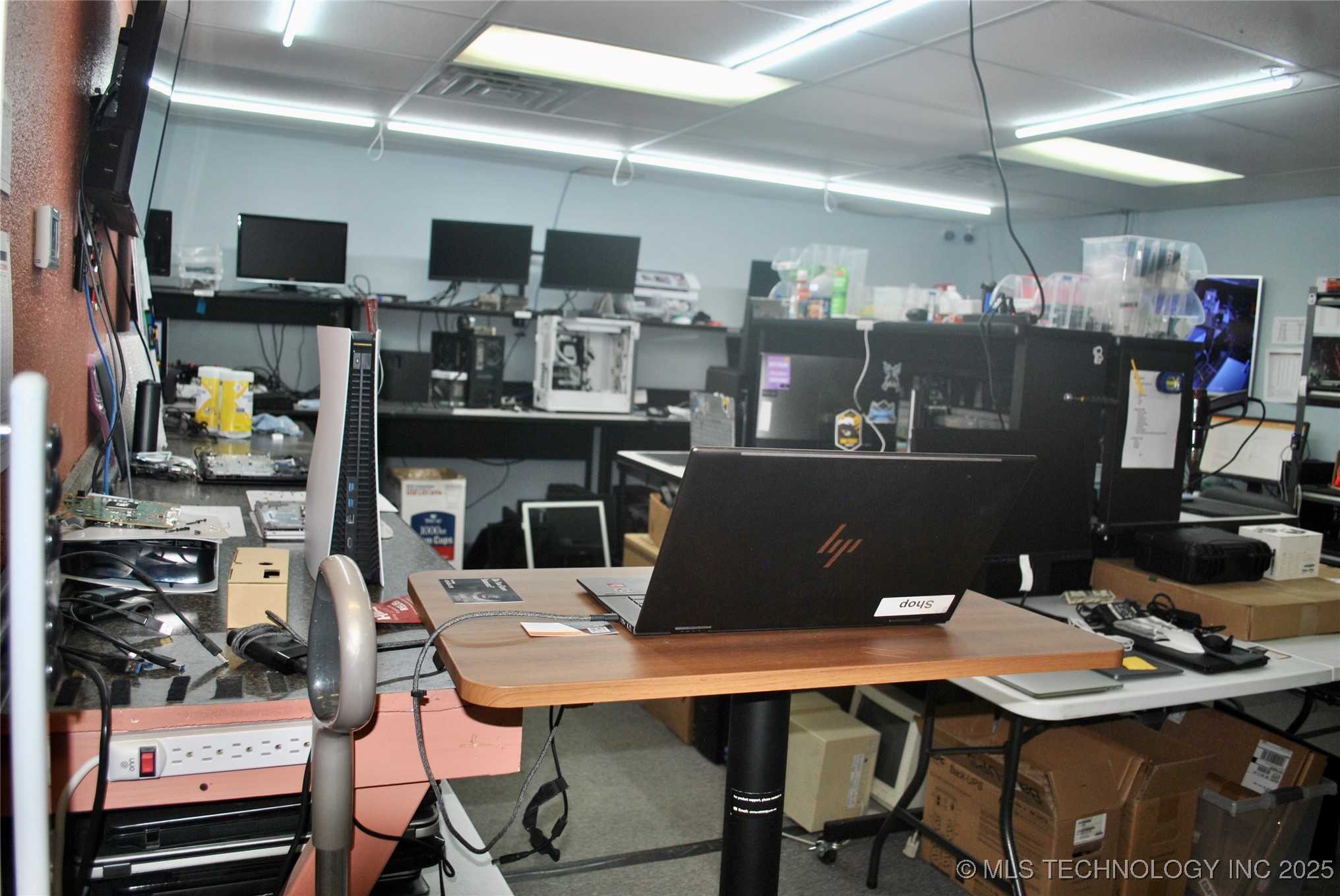 1020 W Main Property Photo 6