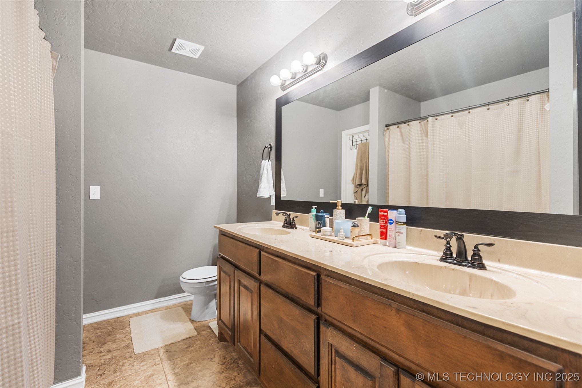 13364 N 133rd East Avenue Property Photo 8