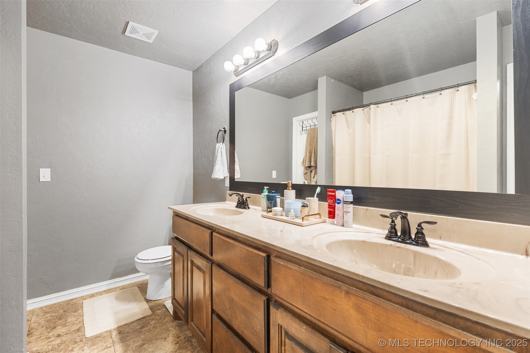 13364 N 133rd East Avenue Property Photo 11