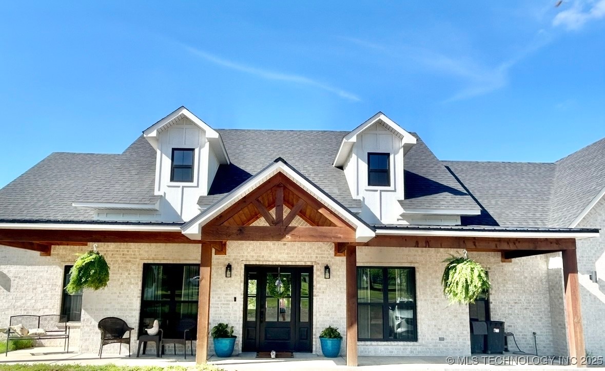 1609 E Hollow Oak Road Property Photo 4