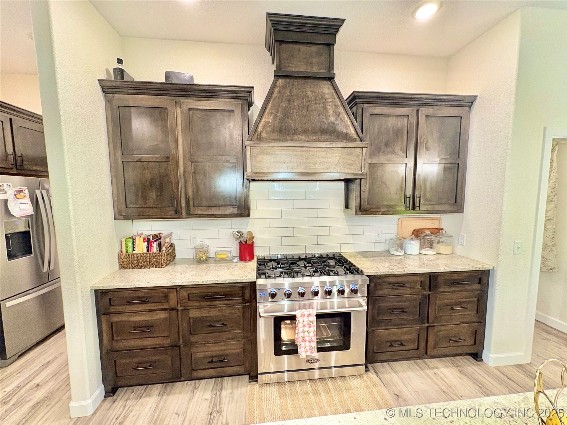 1609 E Hollow Oak Road Property Photo 9