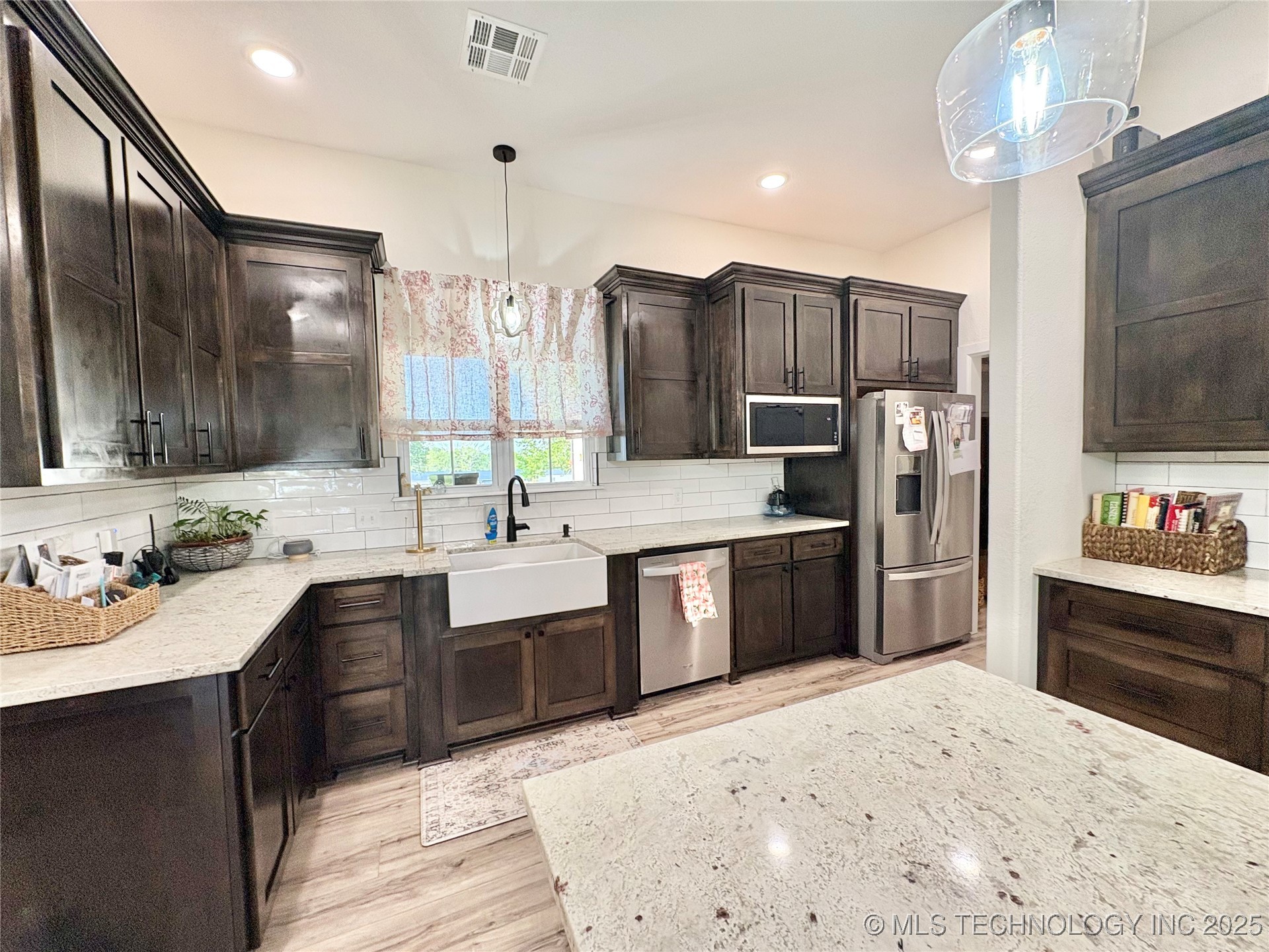 1609 E Hollow Oak Road Property Photo 10