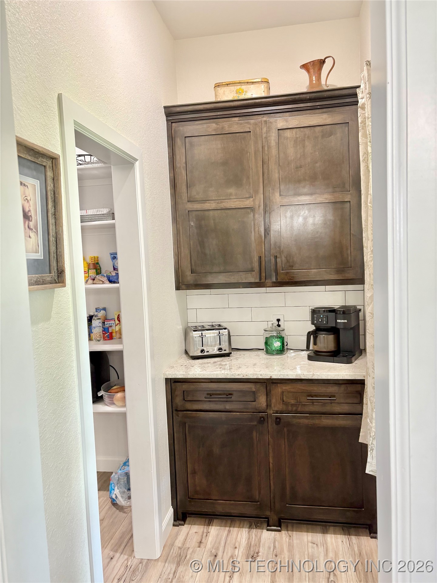 1609 E Hollow Oak Road Property Photo 12