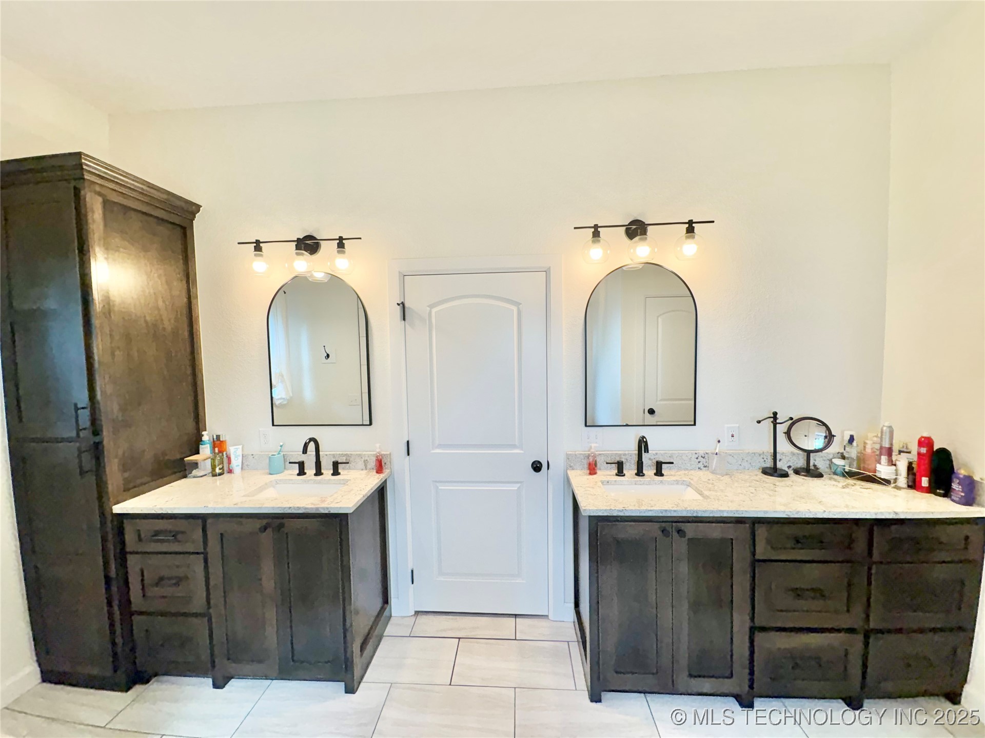 1609 E Hollow Oak Road Property Photo 18