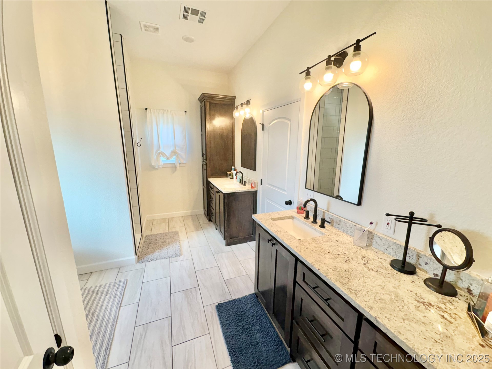 1609 E Hollow Oak Road Property Photo 19