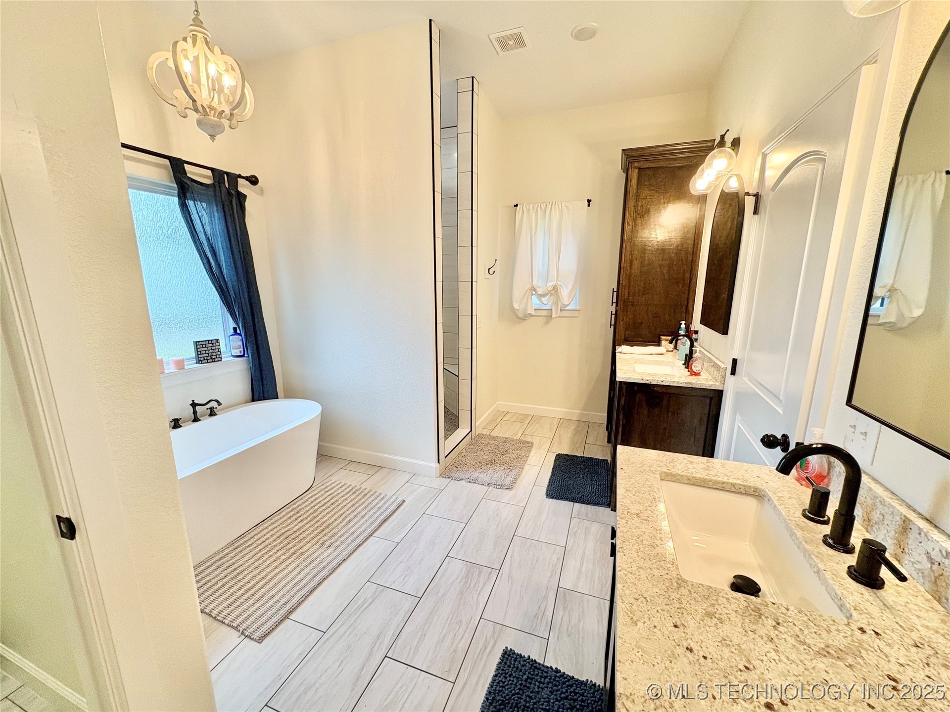 1609 E Hollow Oak Road Property Photo 22