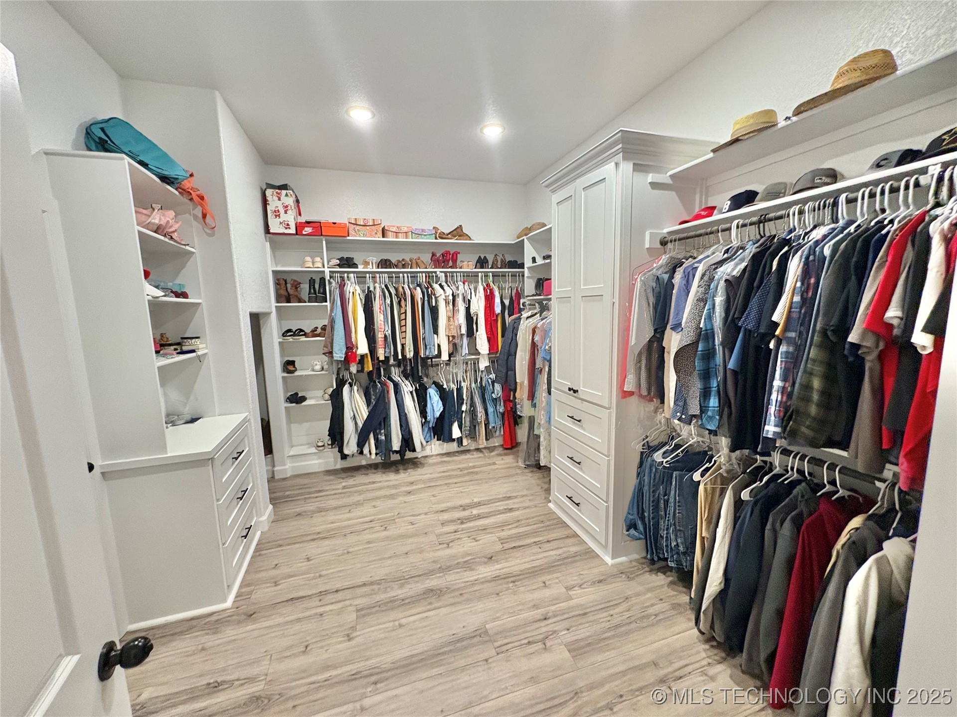 1609 E Hollow Oak Road Property Photo 27