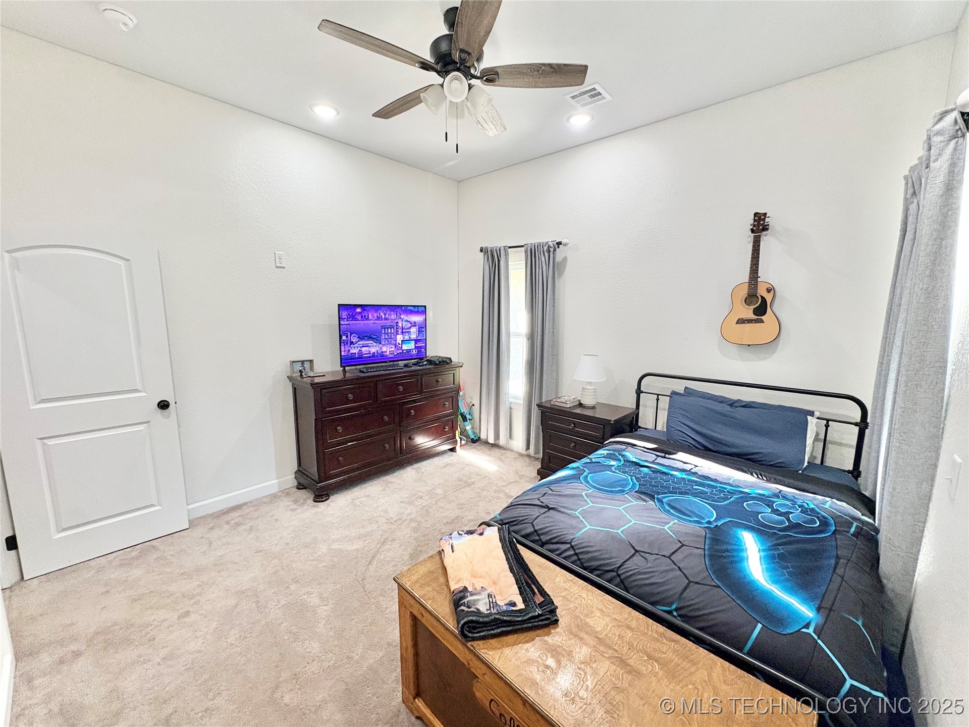 1609 E Hollow Oak Road Property Photo 28