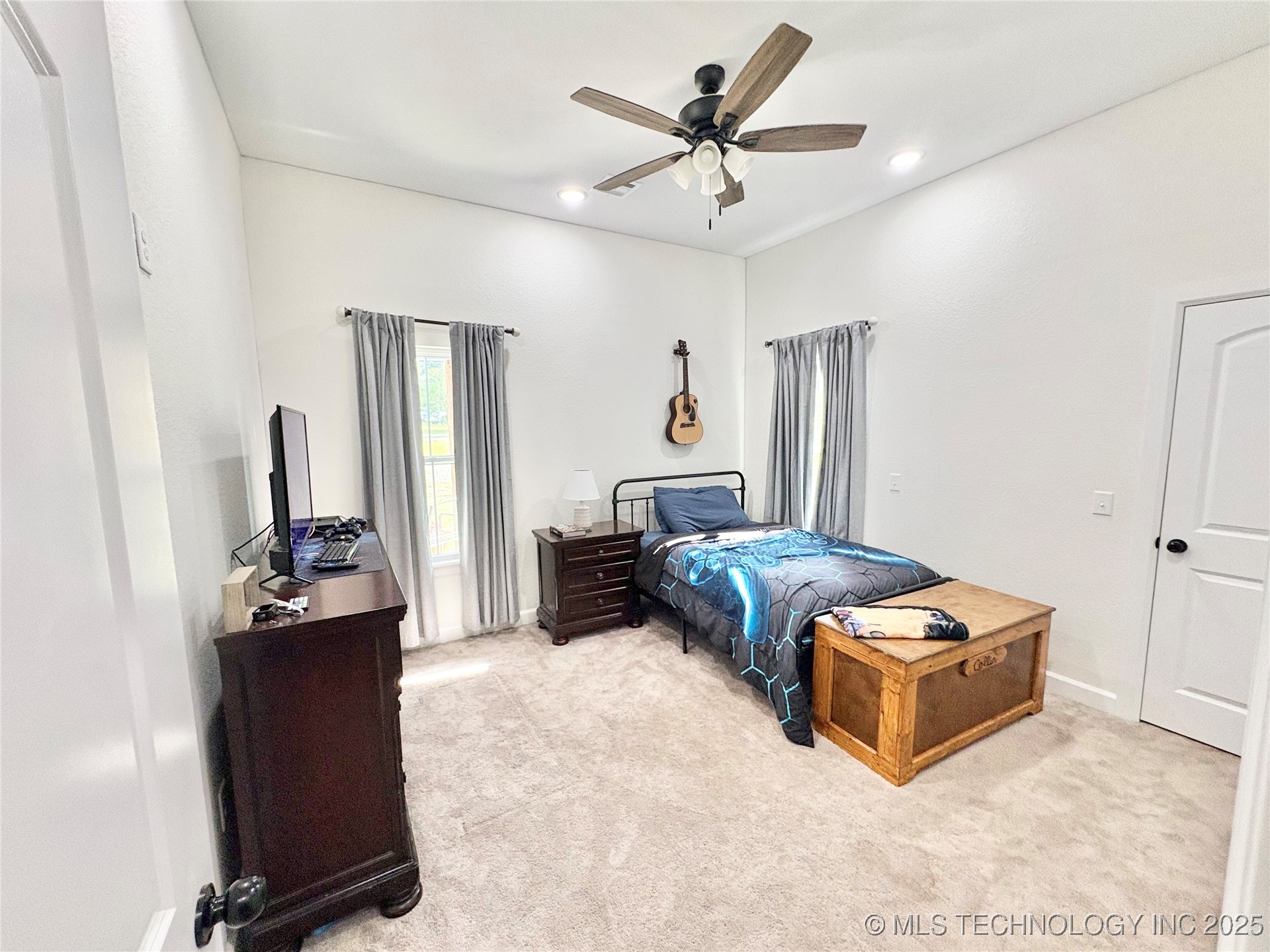 1609 E Hollow Oak Road Property Photo 29