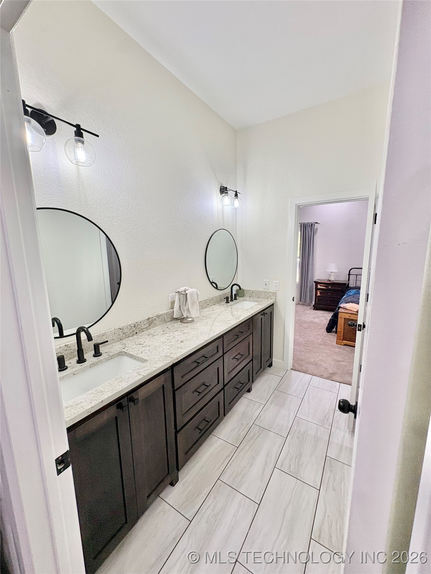 1609 E Hollow Oak Road Property Photo 31