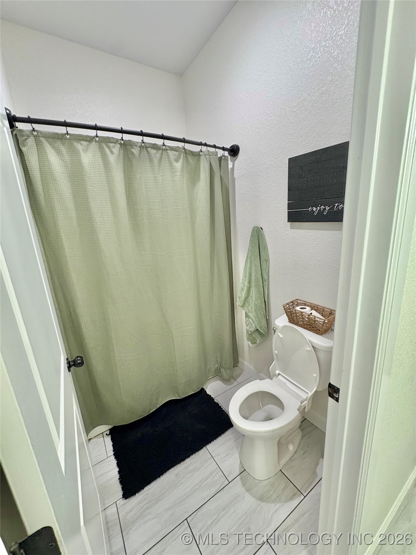 1609 E Hollow Oak Road Property Photo 32