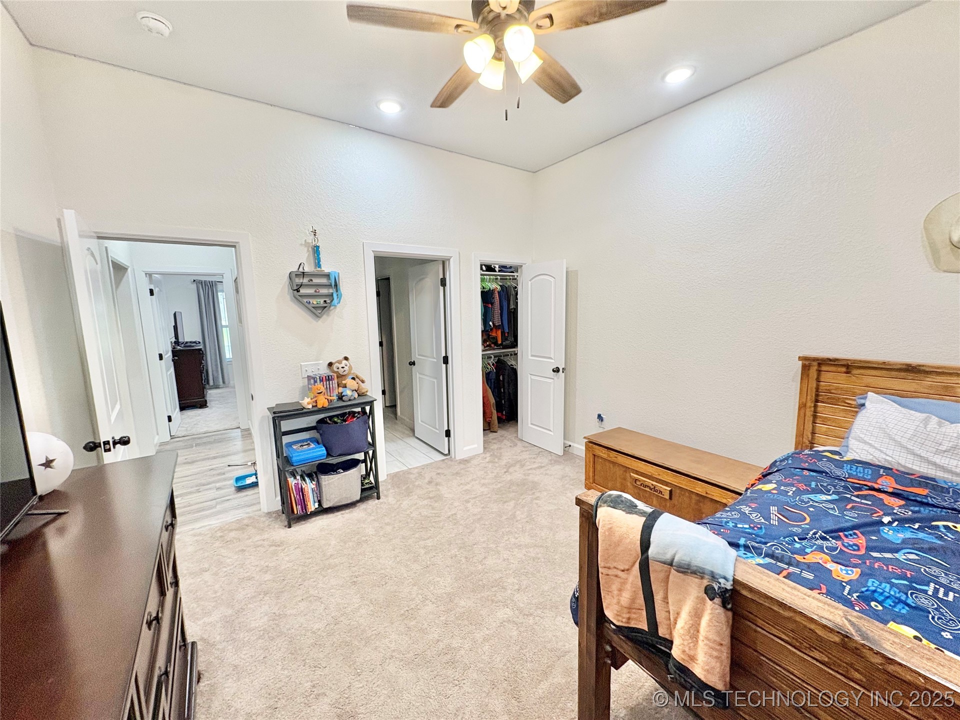 1609 E Hollow Oak Road Property Photo 34