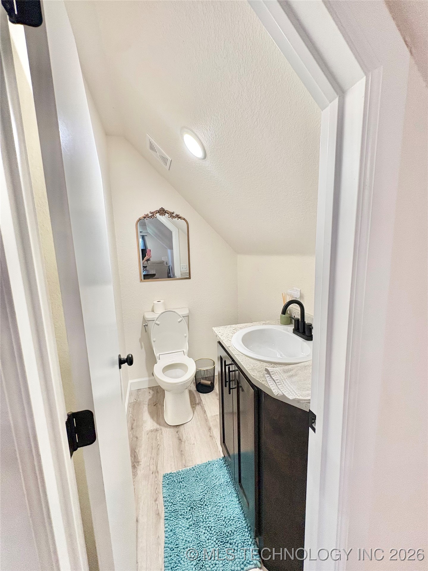 1609 E Hollow Oak Road Property Photo 40