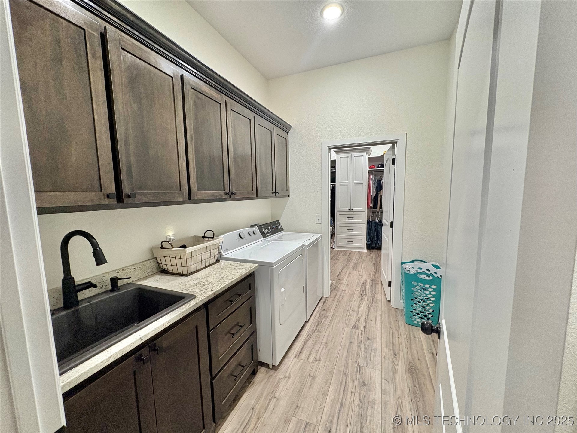 1609 E Hollow Oak Road Property Photo 41