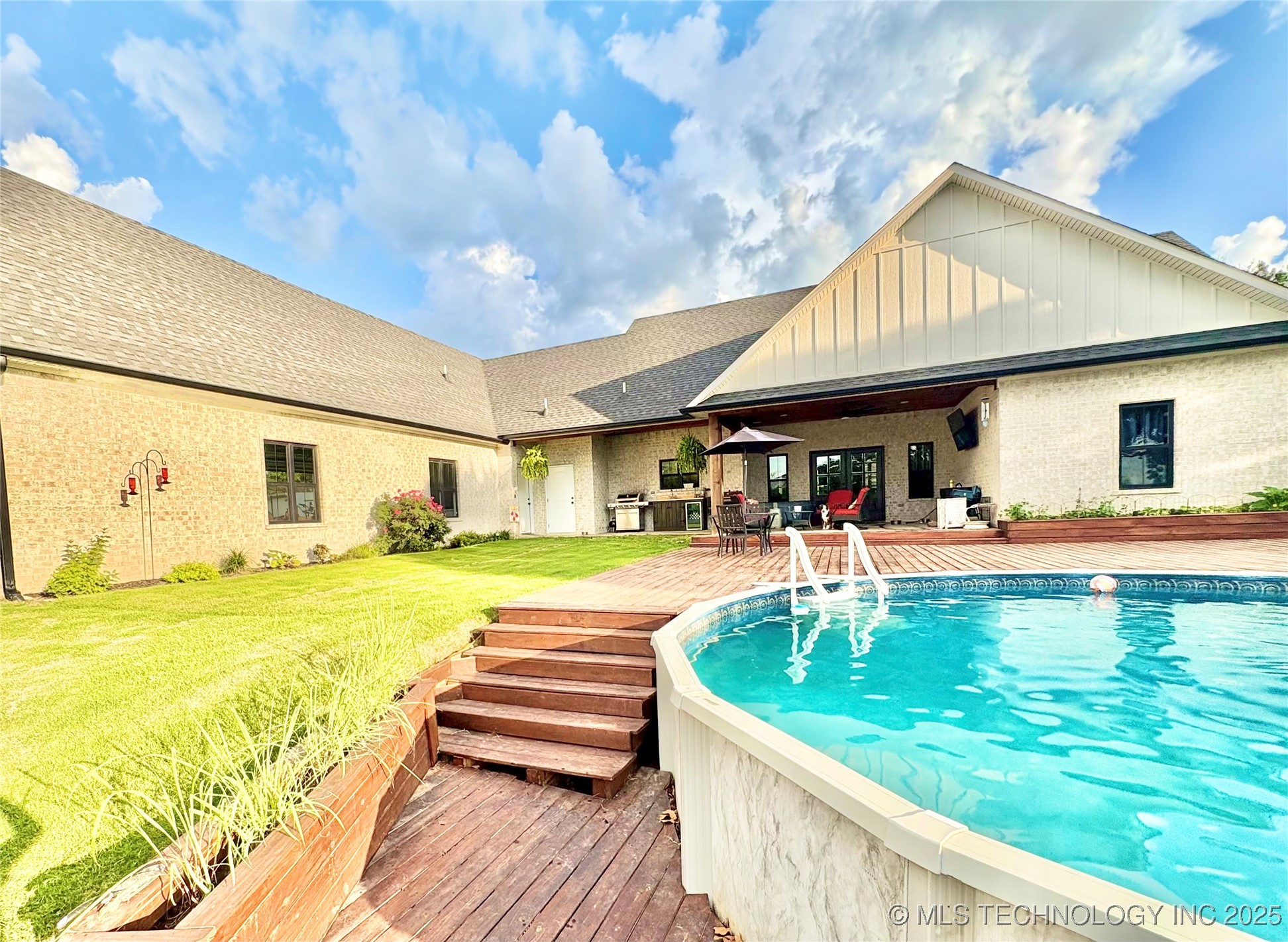 1609 E Hollow Oak Road Property Photo 55