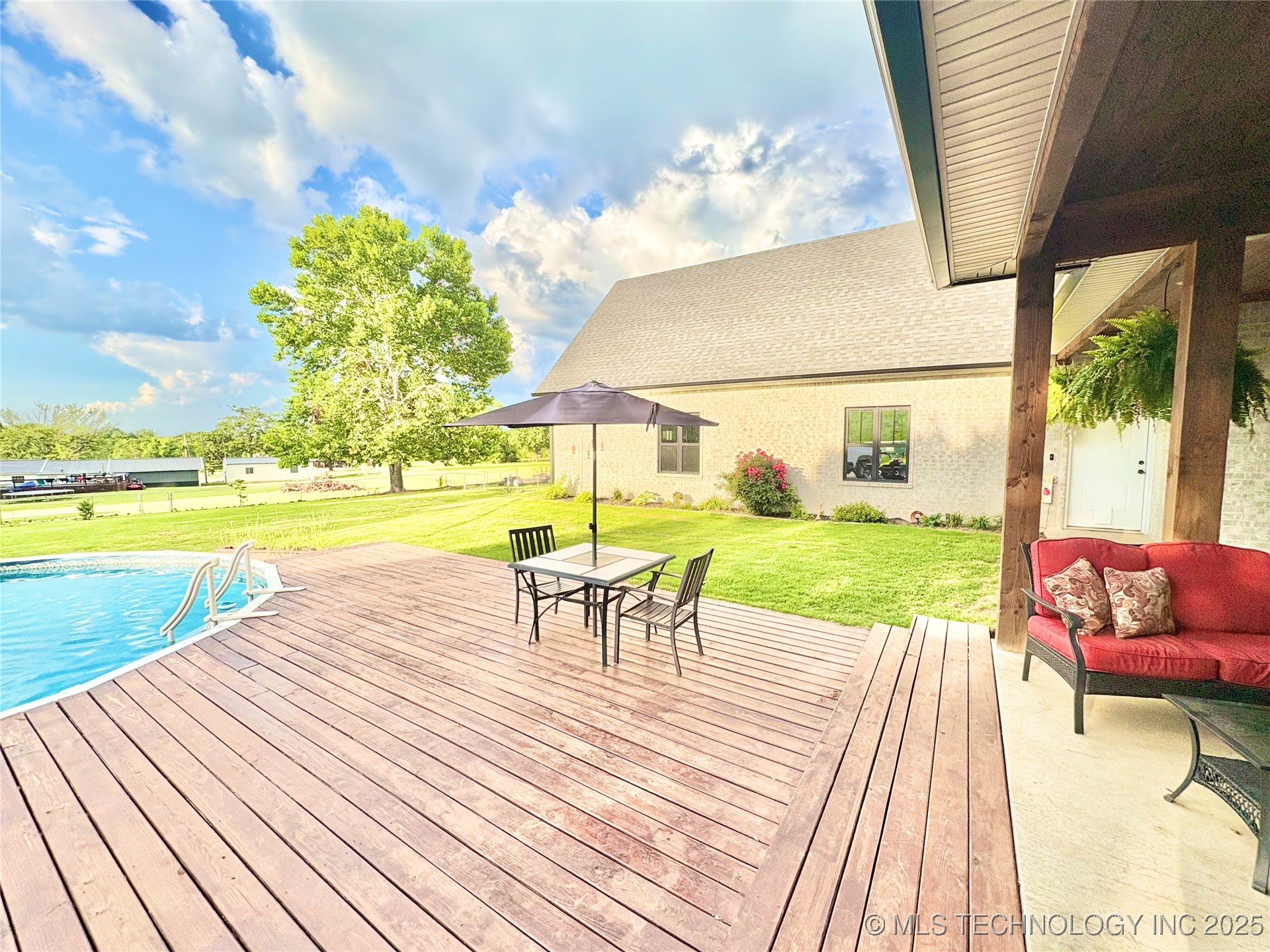 1609 E Hollow Oak Road Property Photo 57