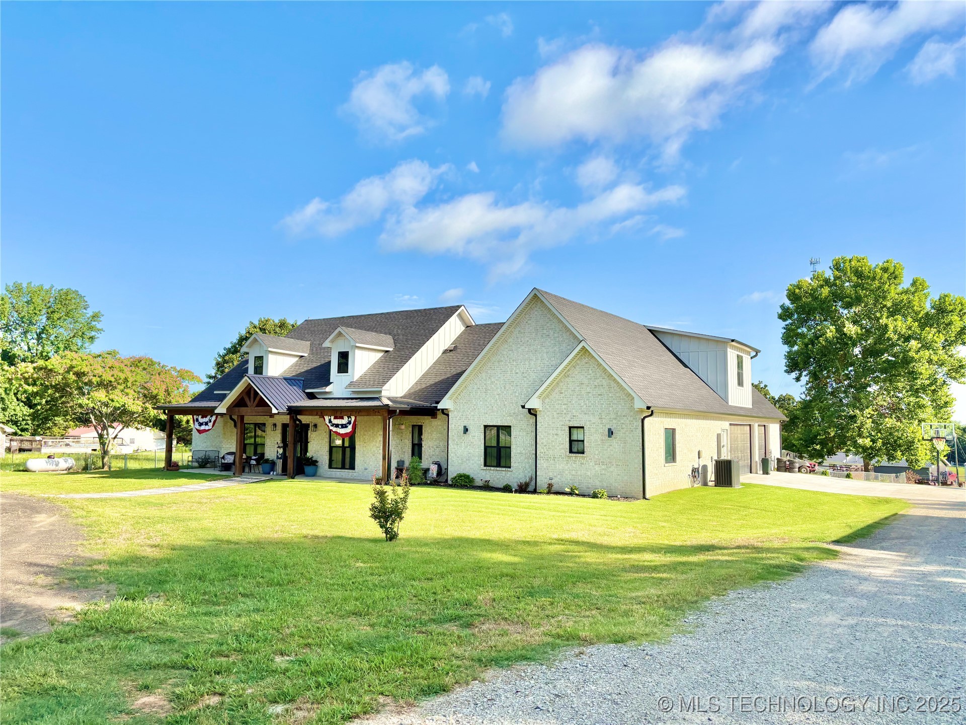 1609 E Hollow Oak Road Property Photo 62