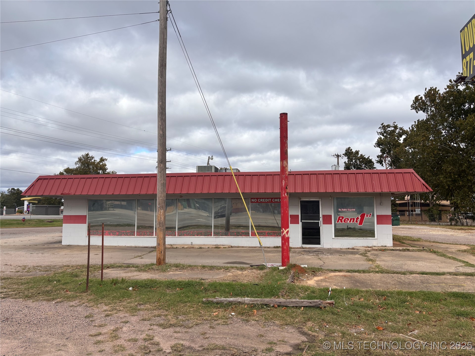 601 S 1st Property Photo 1