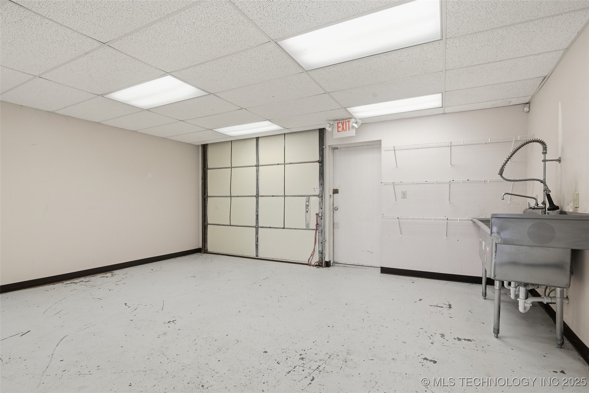 2422 W 41st Street Property Photo 4