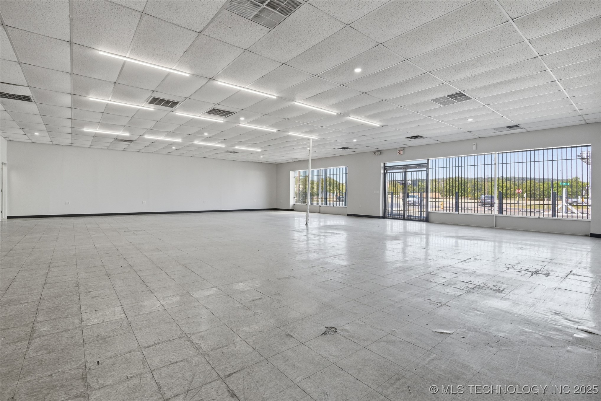 2422 W 41st Street Property Photo 11