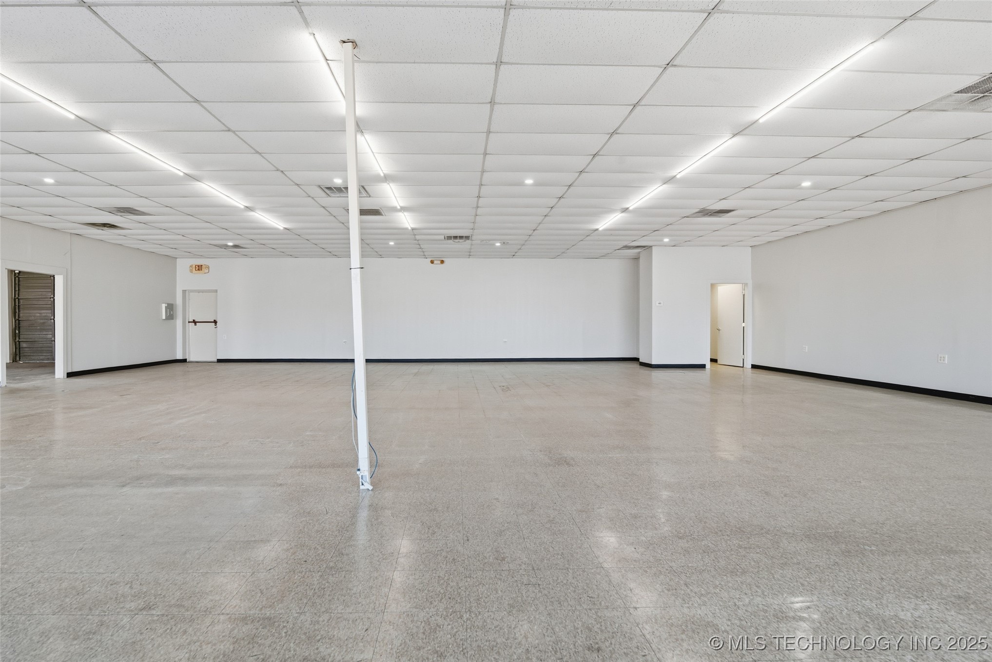 2422 W 41st Street Property Photo 12