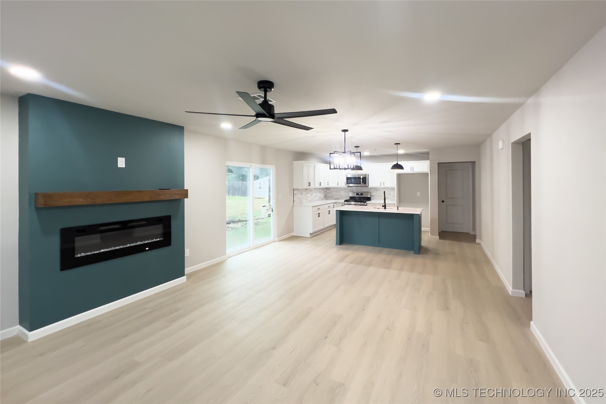 421 S 69th East Avenue Property Photo 6