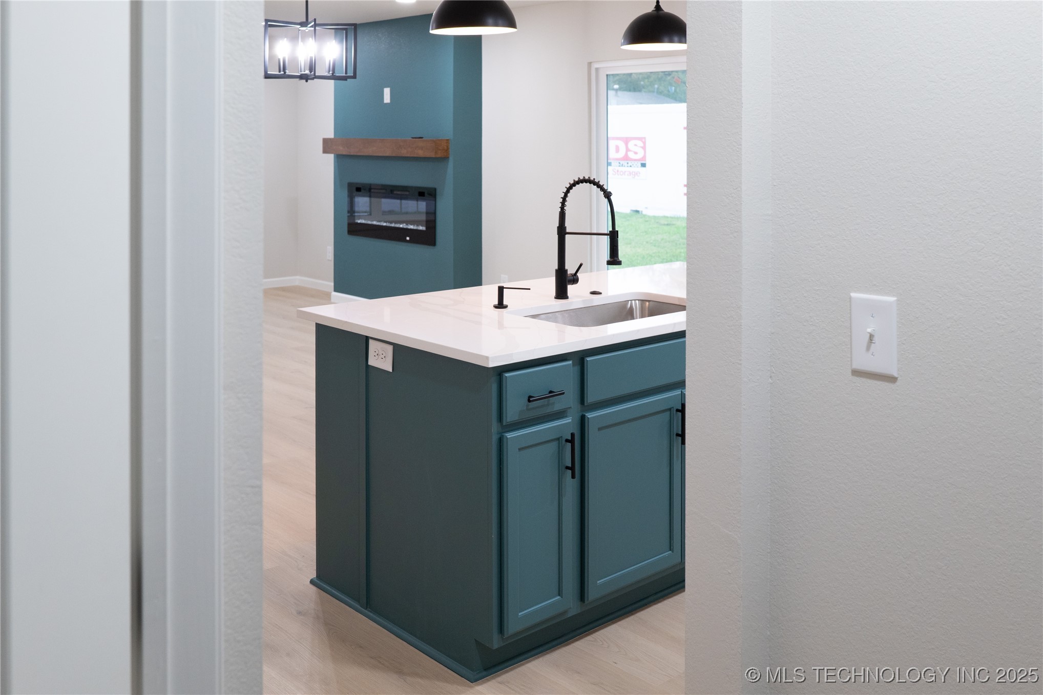 421 S 69th East Avenue Property Photo 11