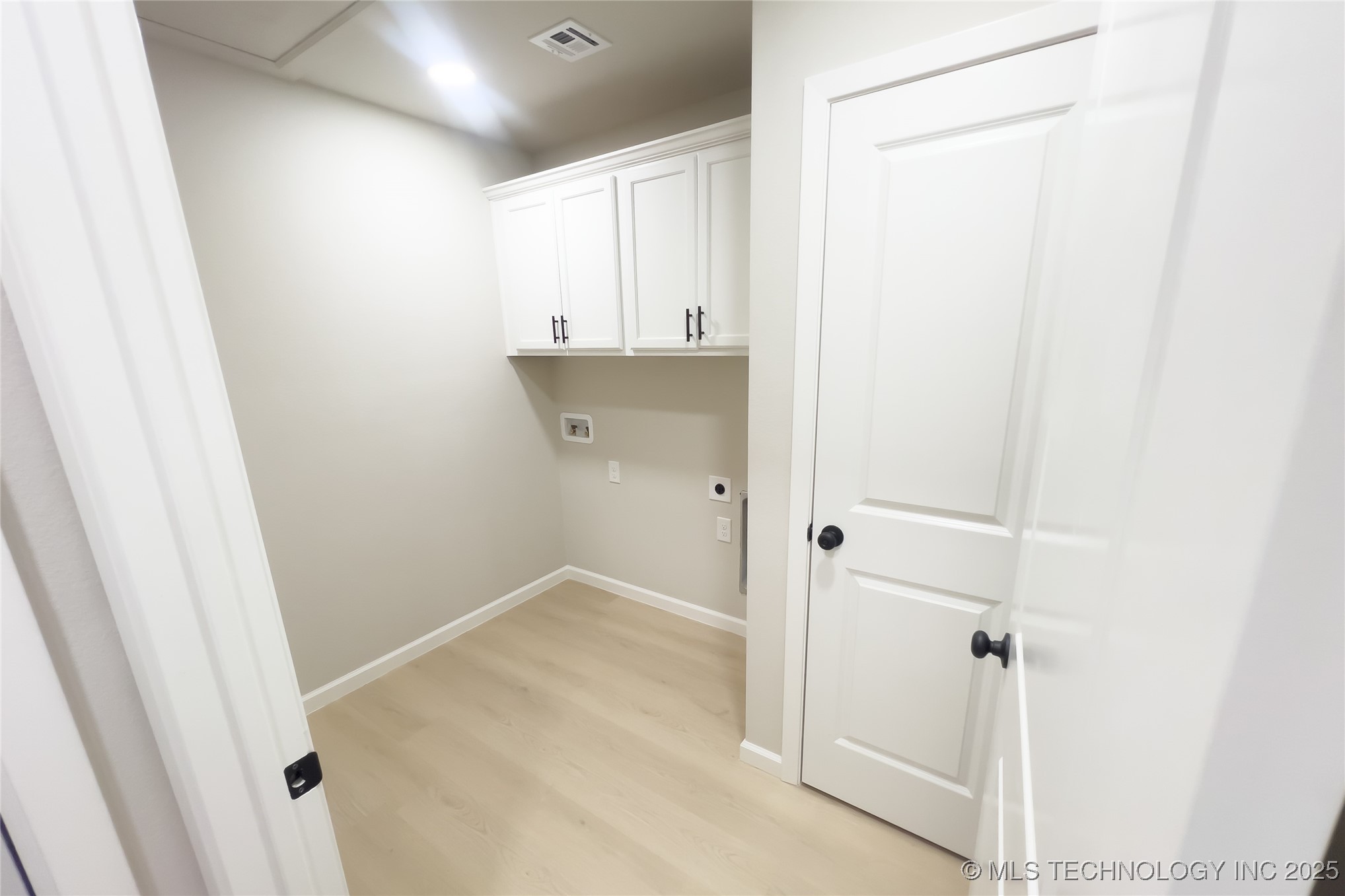 421 S 69th East Avenue Property Photo 13