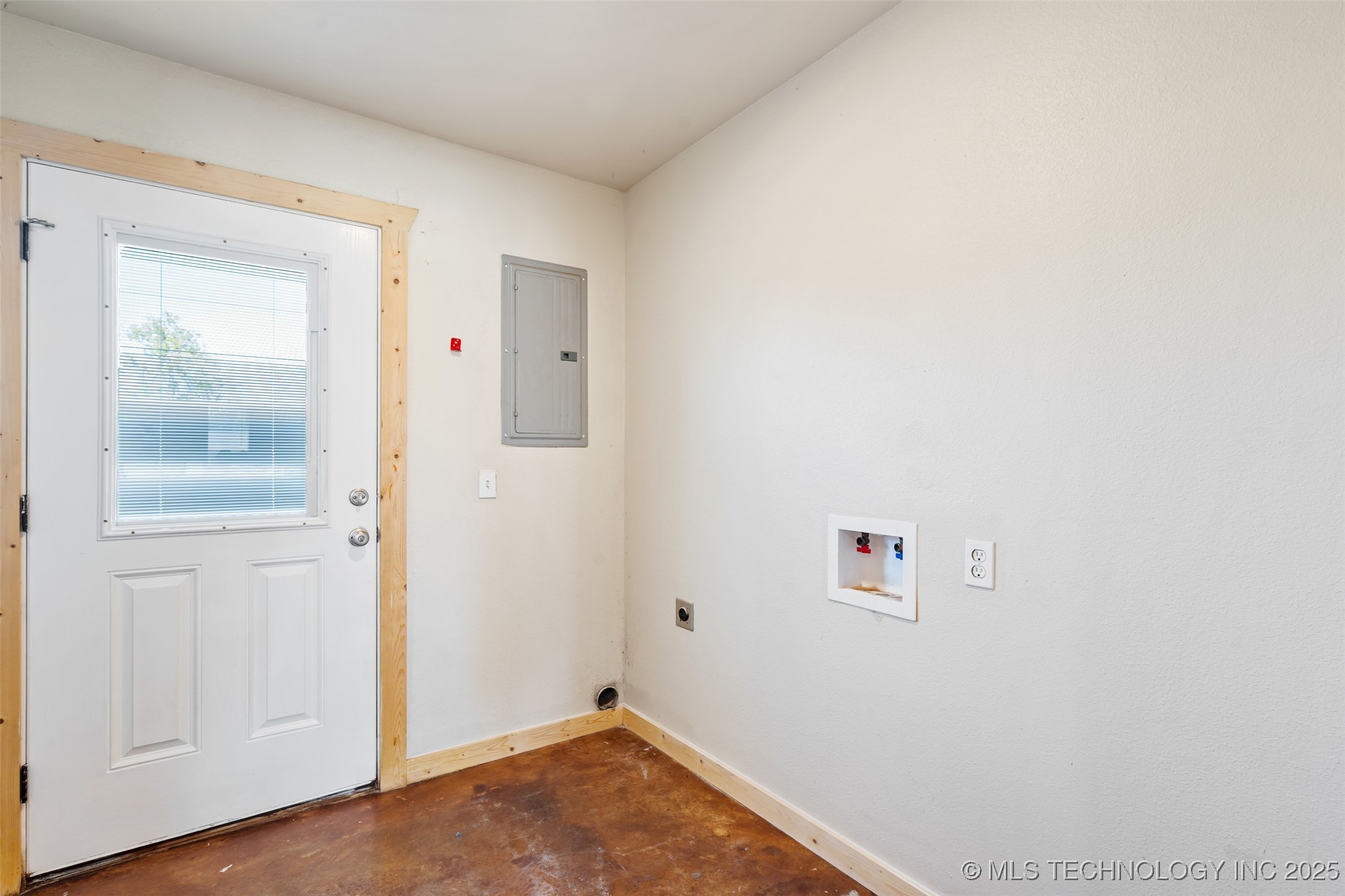 13001 Owen Lane 13005 Property Photo 8