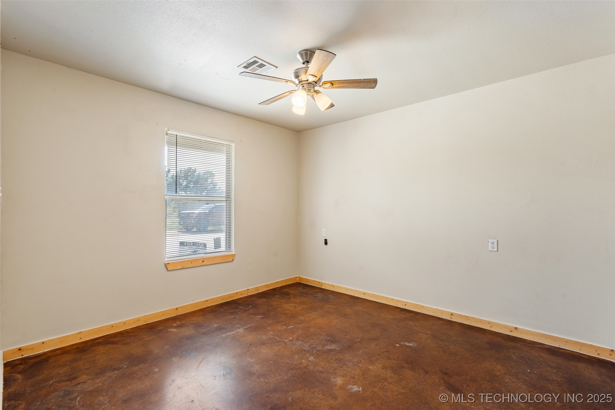 13001 Owen Lane 13005 Property Photo 10