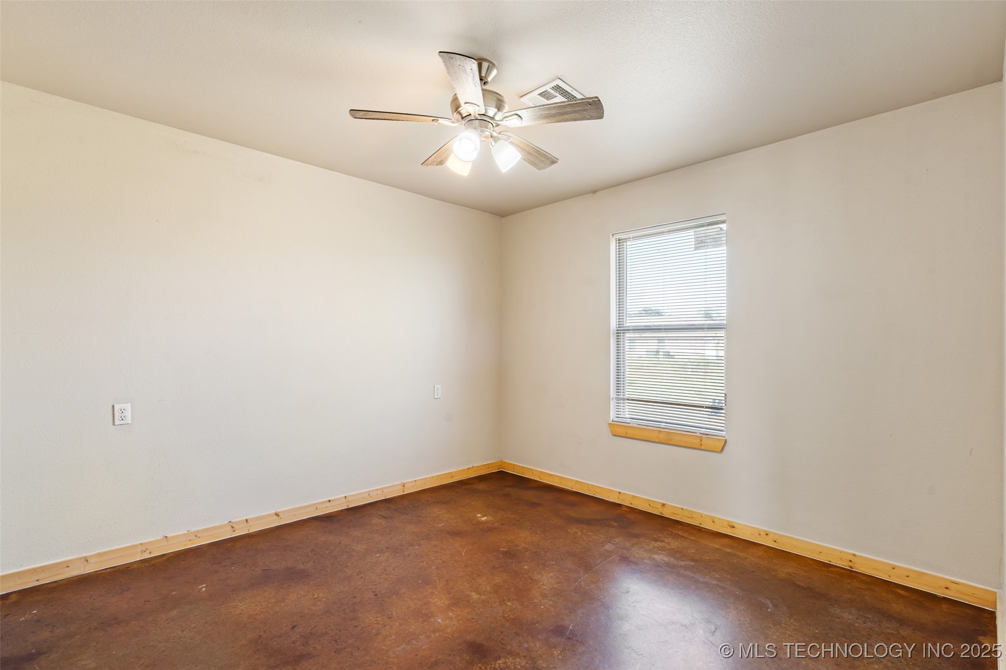 13001 Owen Lane 13005 Property Photo 11