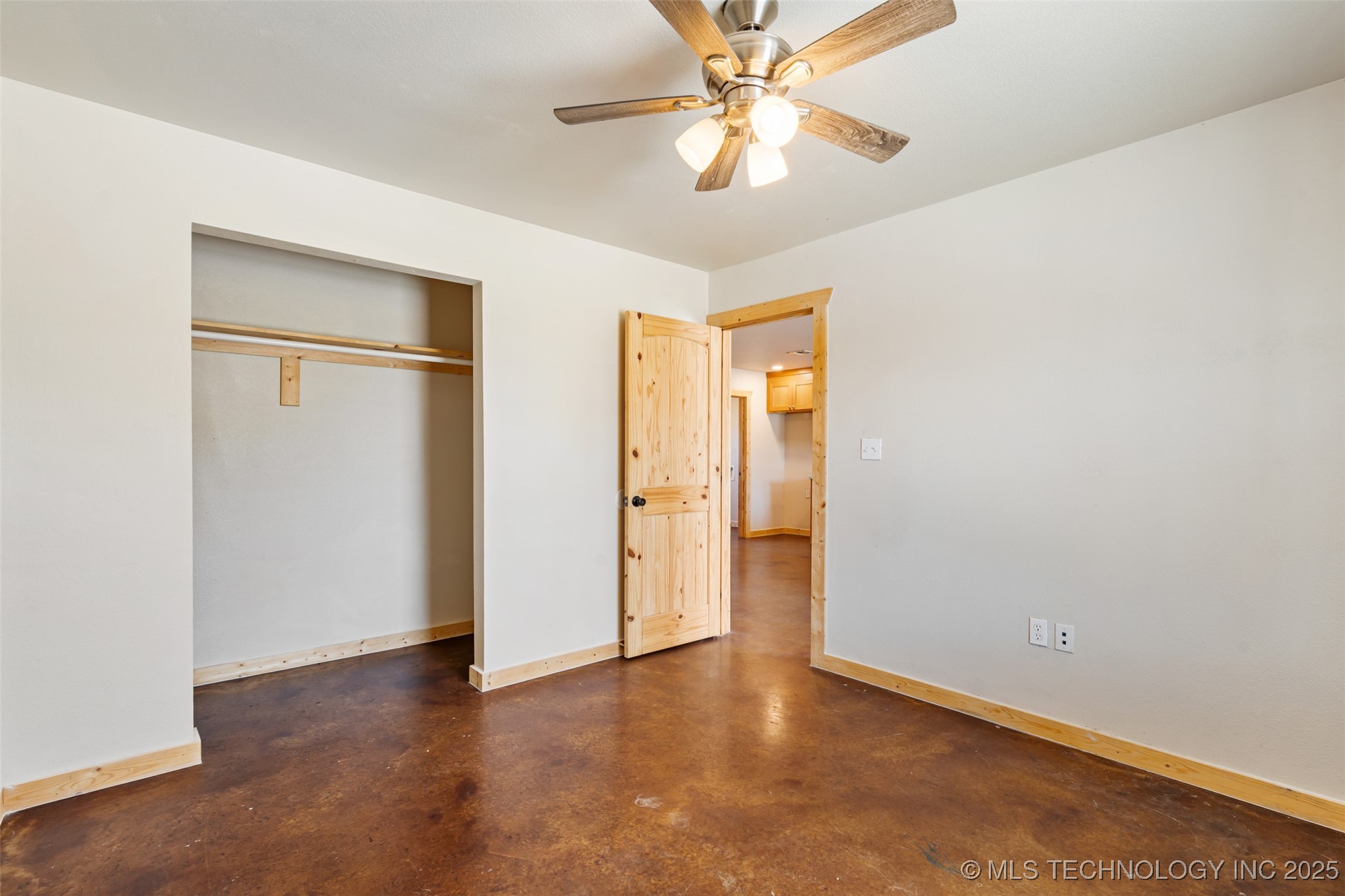 13001 Owen Lane 13005 Property Photo 13