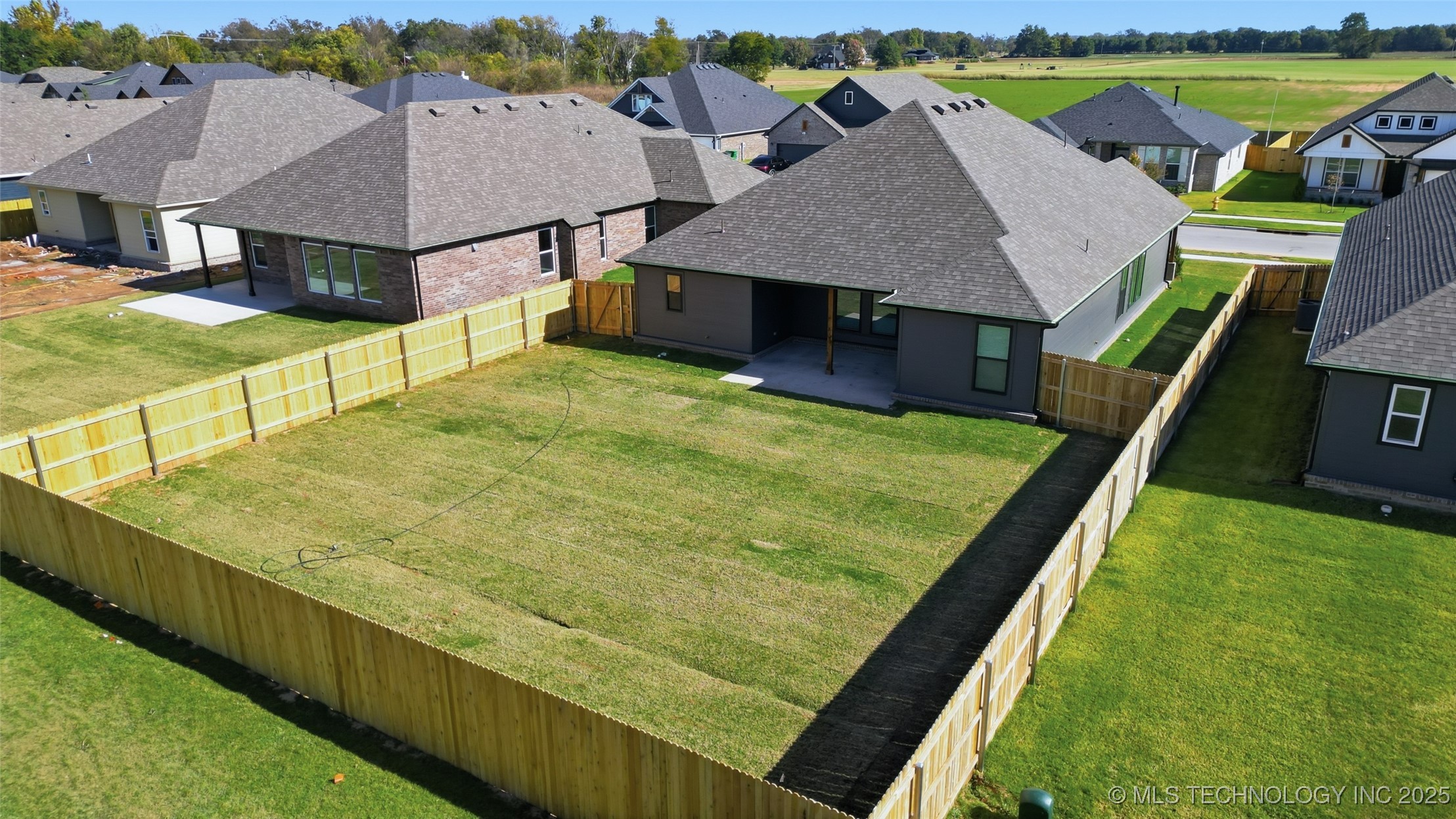 16296 S 90 Avenue E Property Photo 29