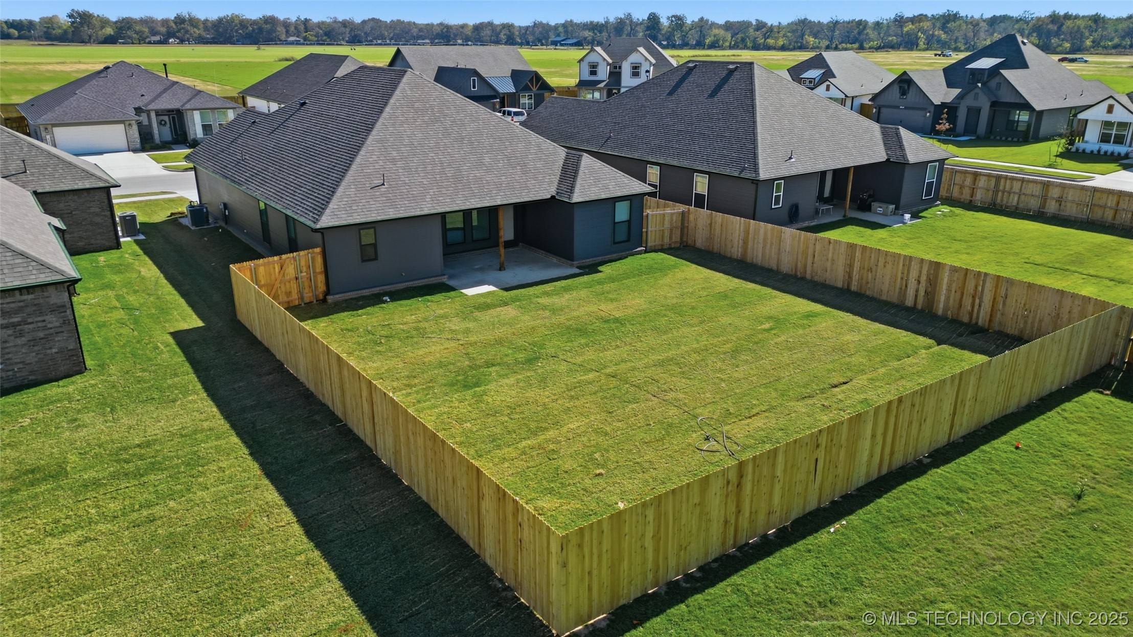 16296 S 90 Avenue E Property Photo 31